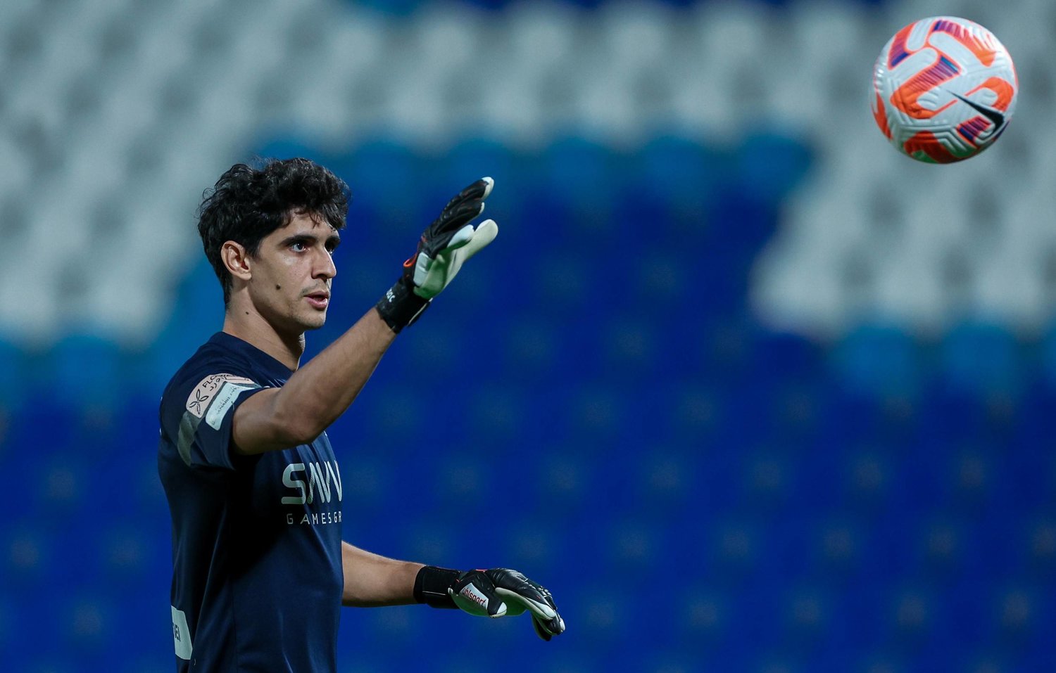ياسين بونو عن العودة لـ أوروبا:« الهلال يشبه ريال مدريد» - صحيفة مفاكرة ...